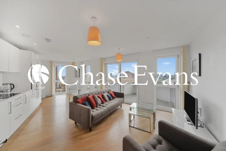 Flat Hannaford Walk in Greater London