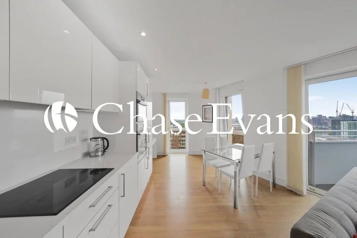 Flat Hannaford Walk in Greater London