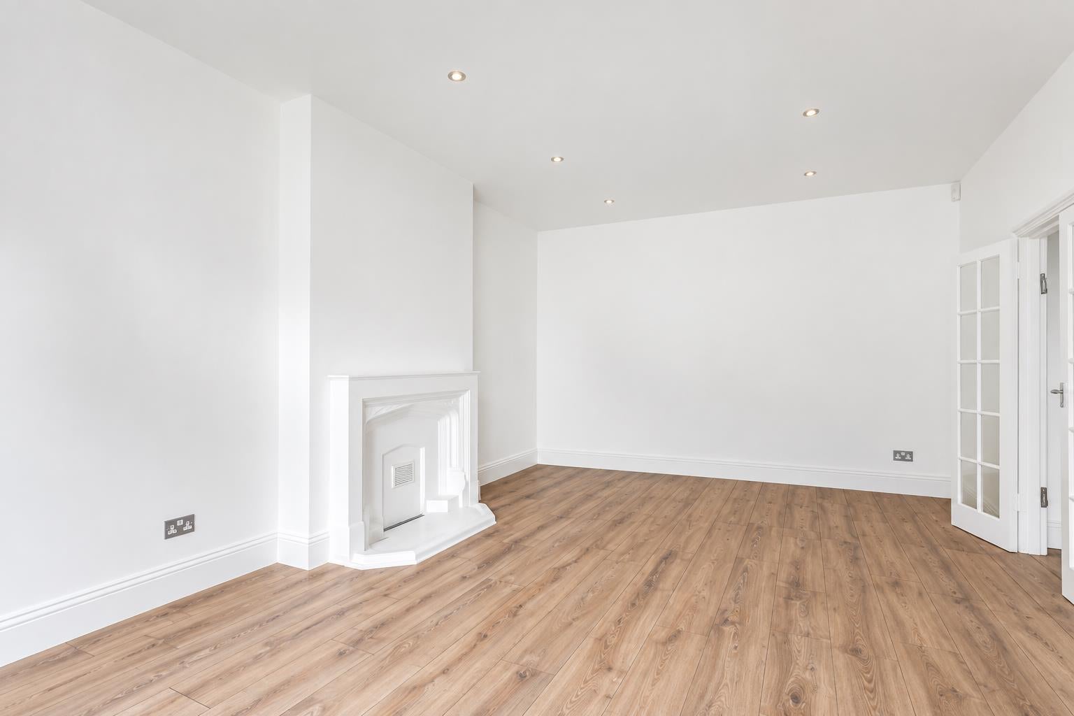 Flat Hoop Lane in Greater London