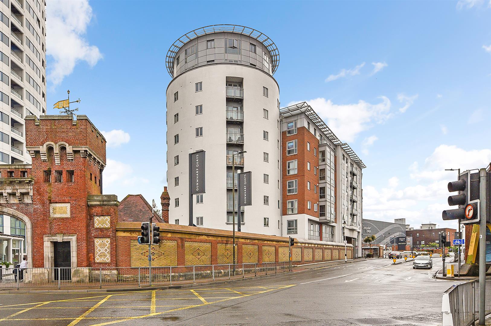 Flat Kent Road in Portsmouth
