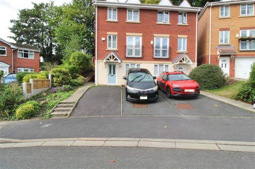 House Boddens Hill Road in Cheadle
