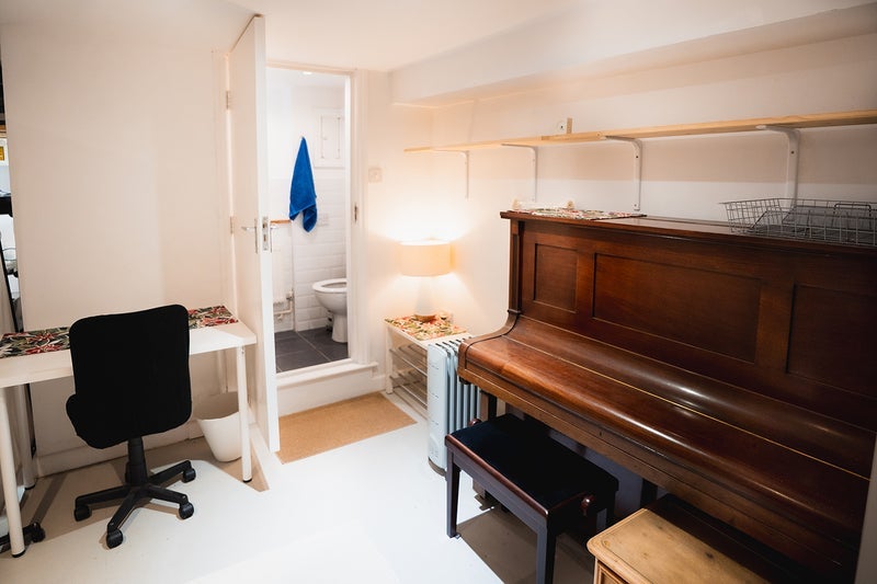 Room Stamford Park Road in Trafford