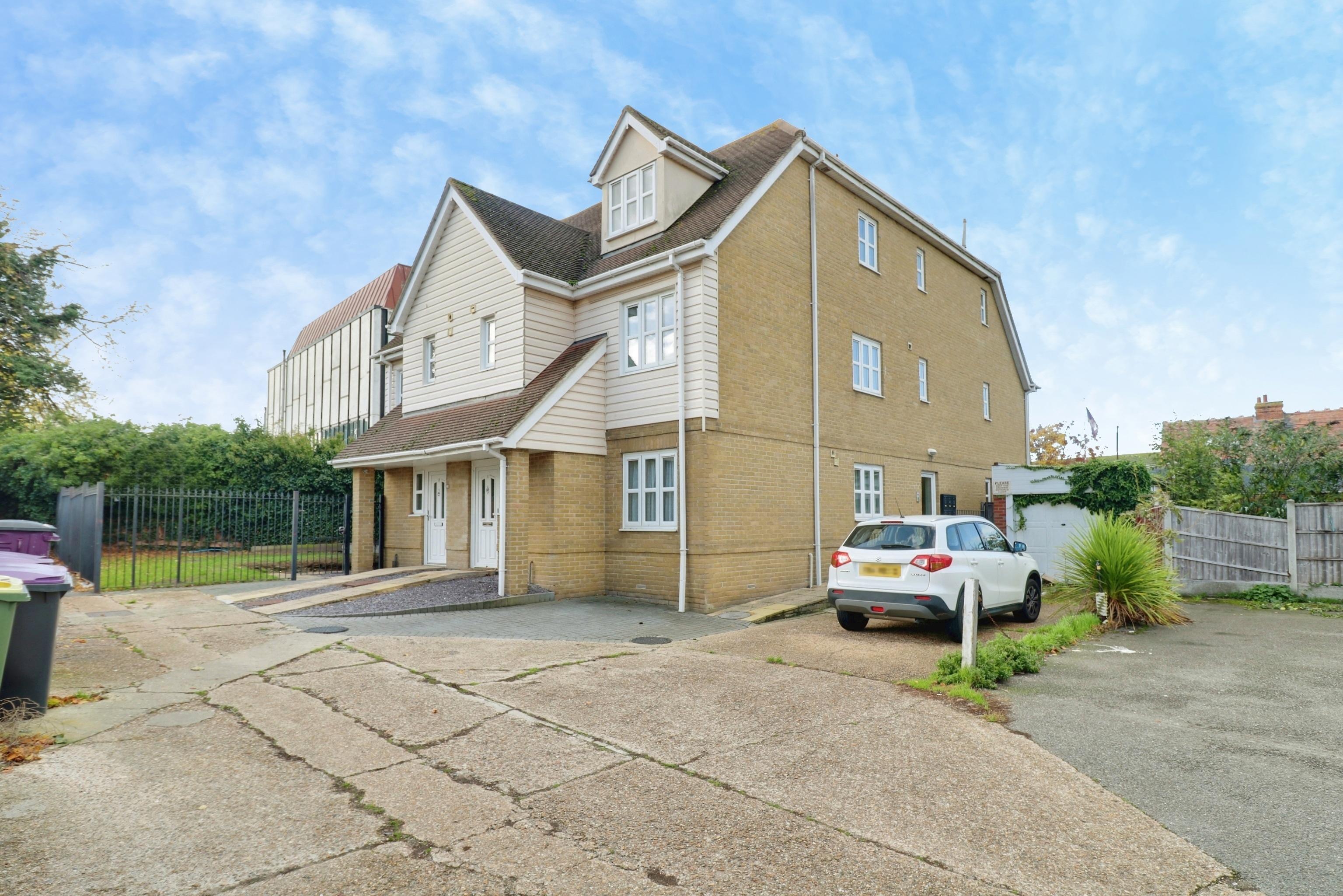 Flat Eastwood Road in Rayleigh