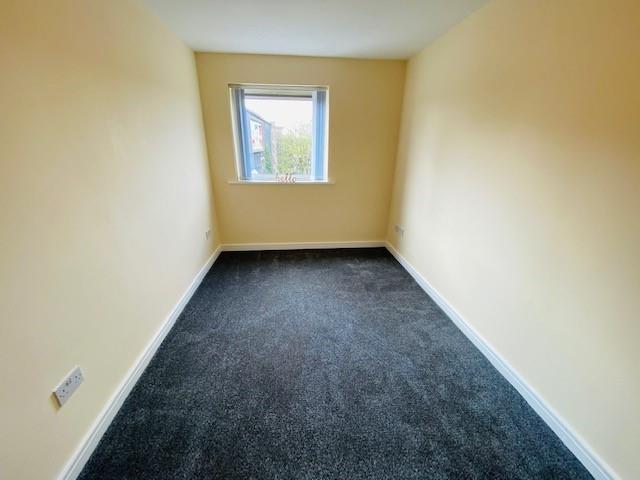 Flat Marsden Road in Bolton