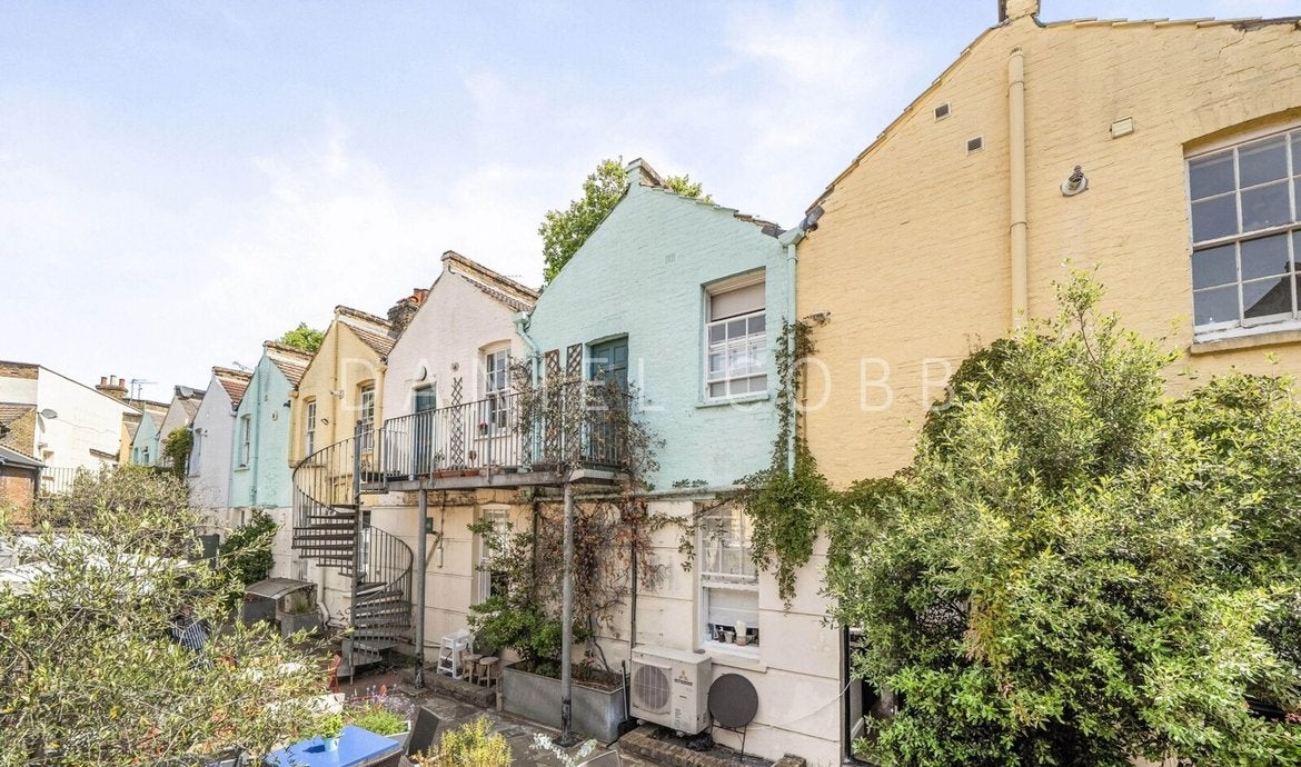 Flat Kennington Lane in Greater London