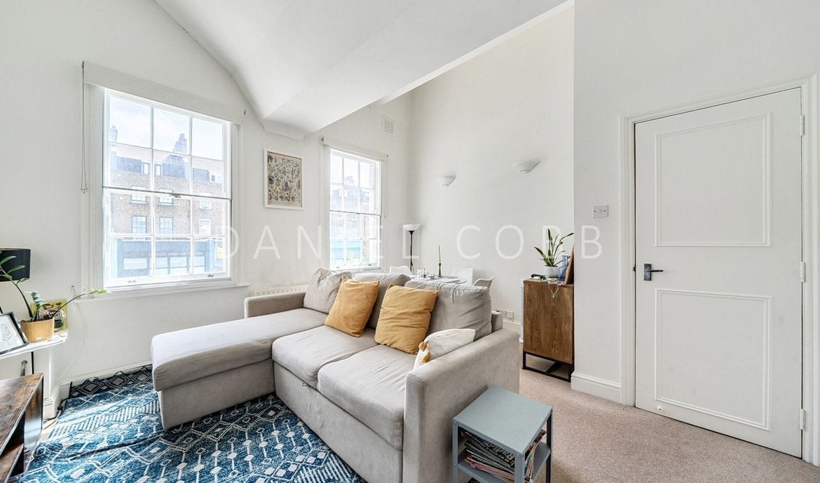 Flat Kennington Lane in Greater London