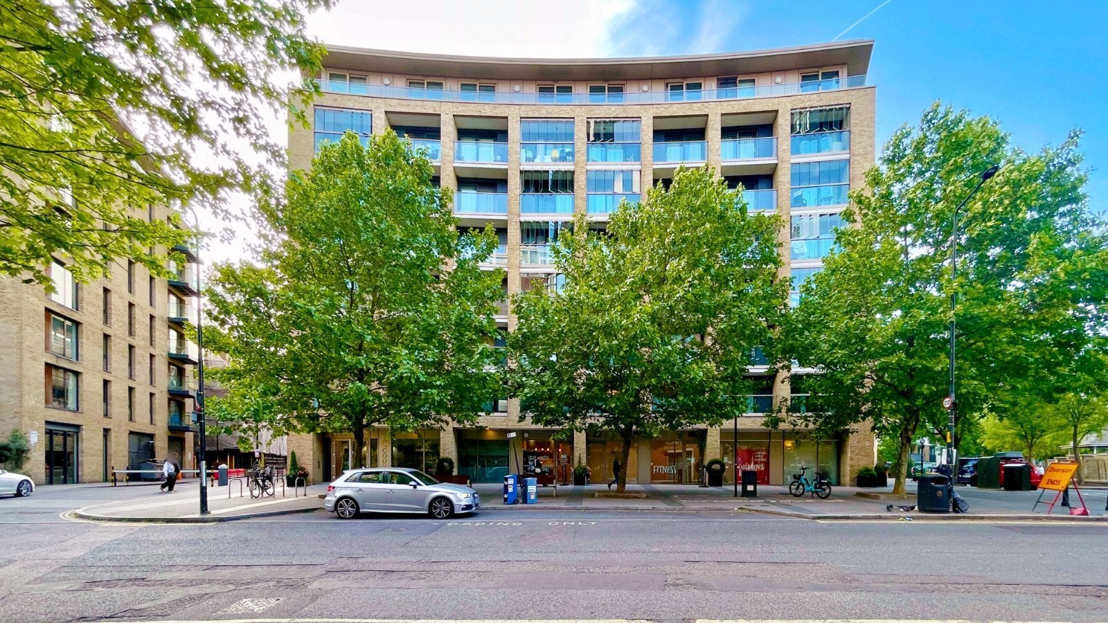 Flat Surrey Quays Road in Greater London
