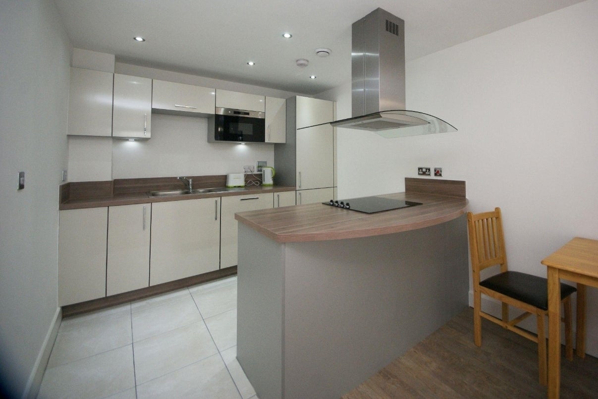 Flat Surrey Quays Road in Greater London