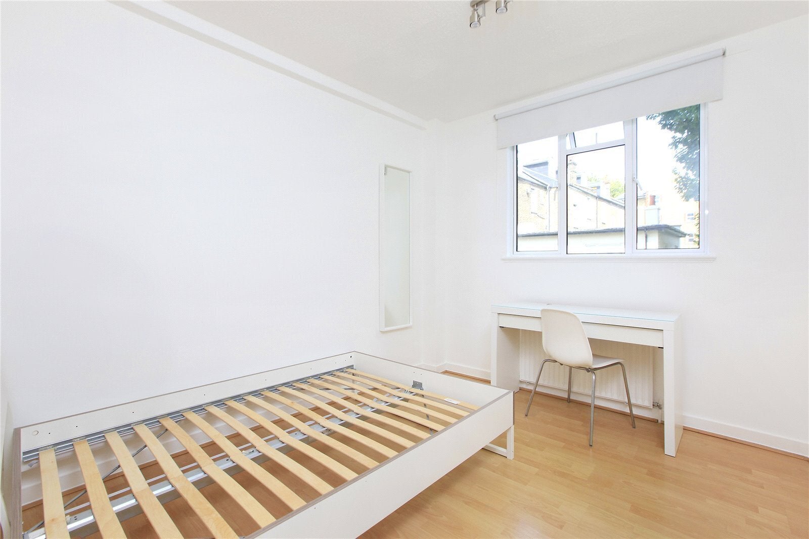 Flat Thurleigh Court in Greater London