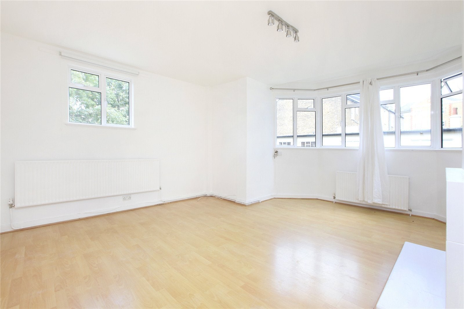 Flat Thurleigh Court in Greater London