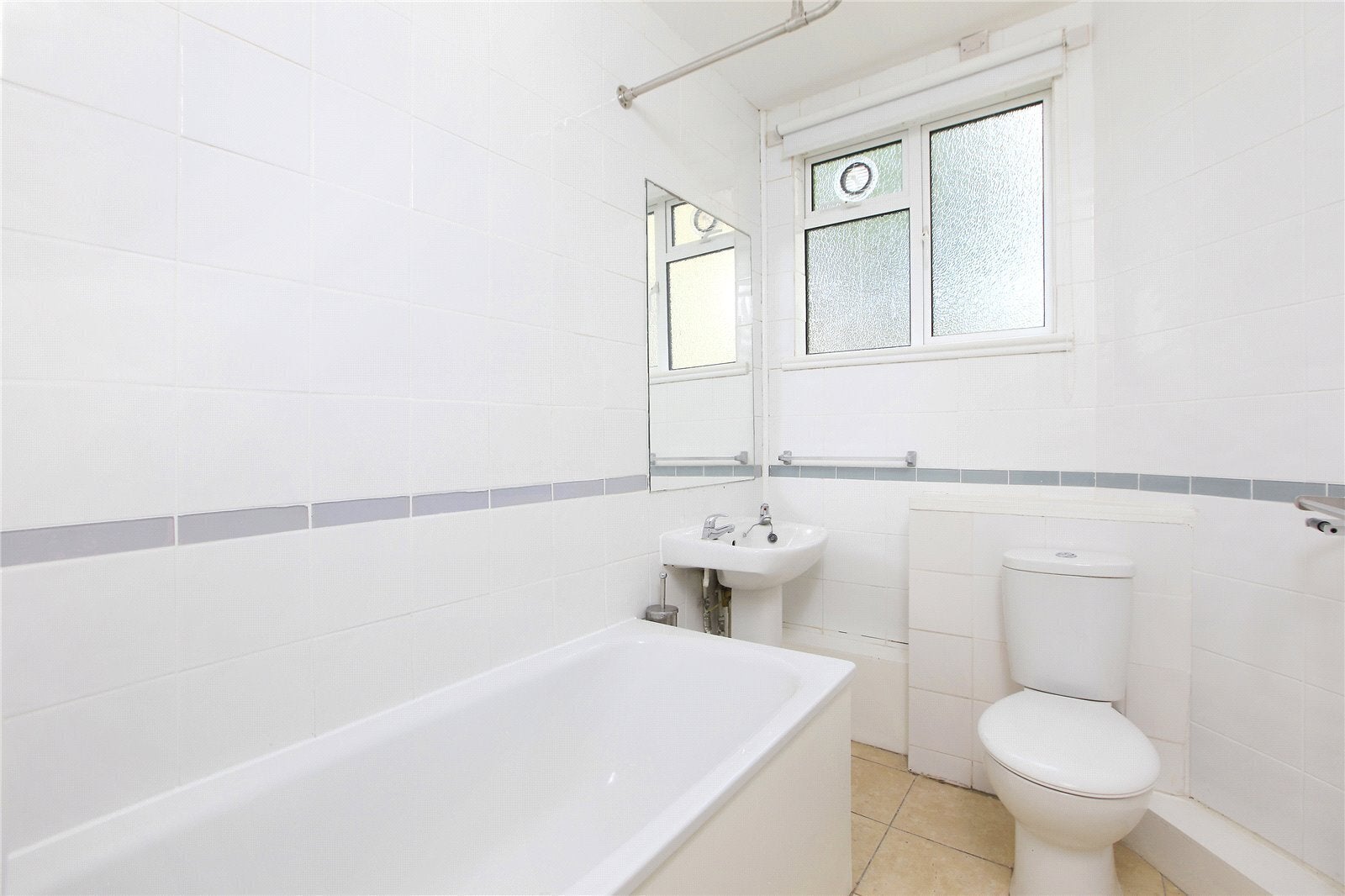 Flat Thurleigh Court in Greater London