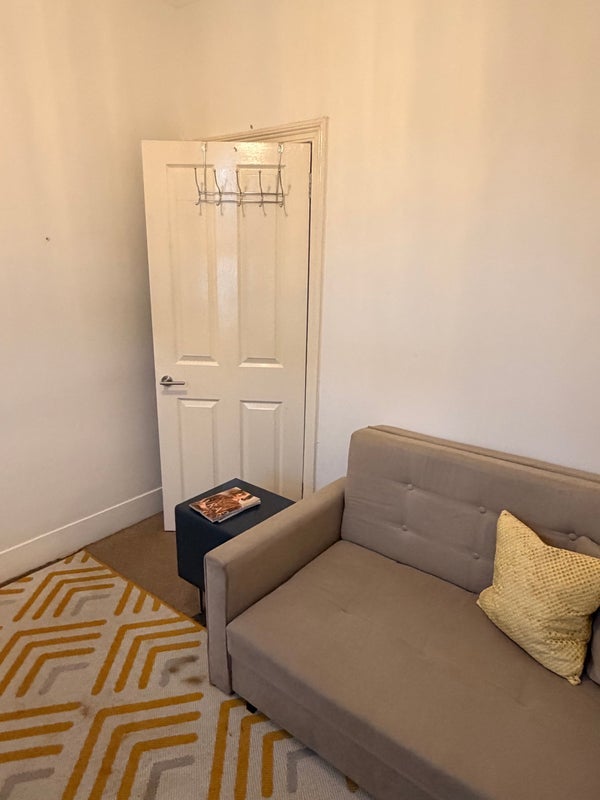 Room Dollis Road in Greater London
