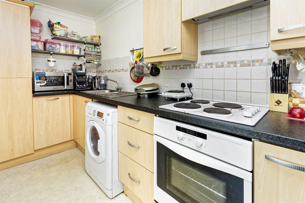 Flat Alençon Link in Basingstoke and Deane