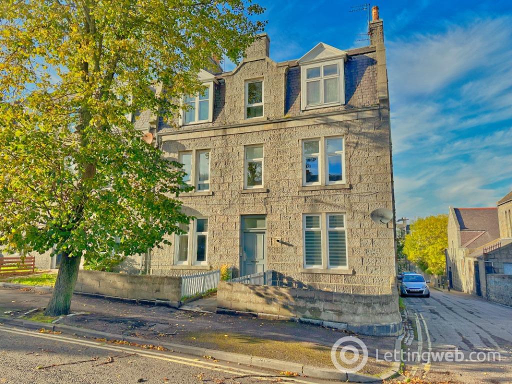 Flat Grampian Road in Aberdeen City