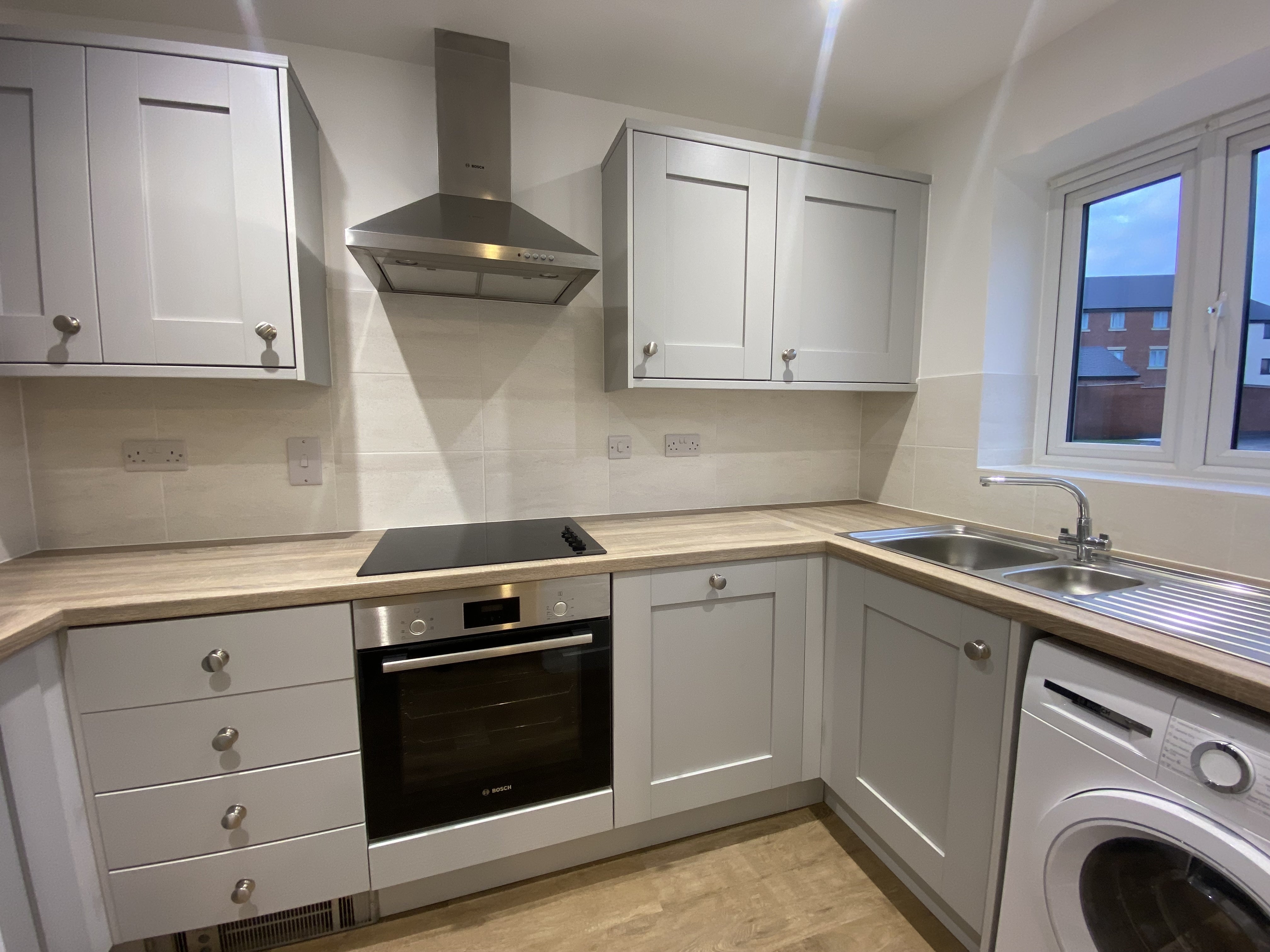 Flat Eagle Close in Weldon