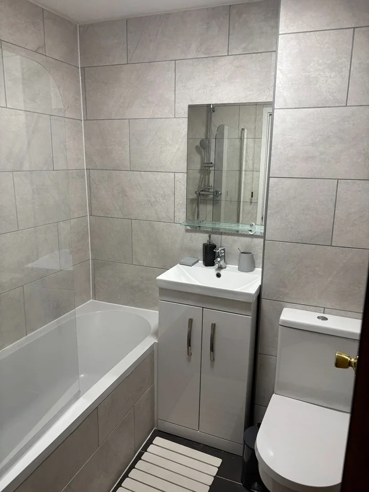 Room Coventry Close in Greater London