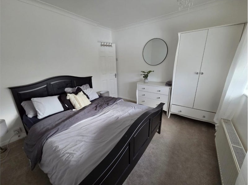 Room Kingsgate Road in Manchester