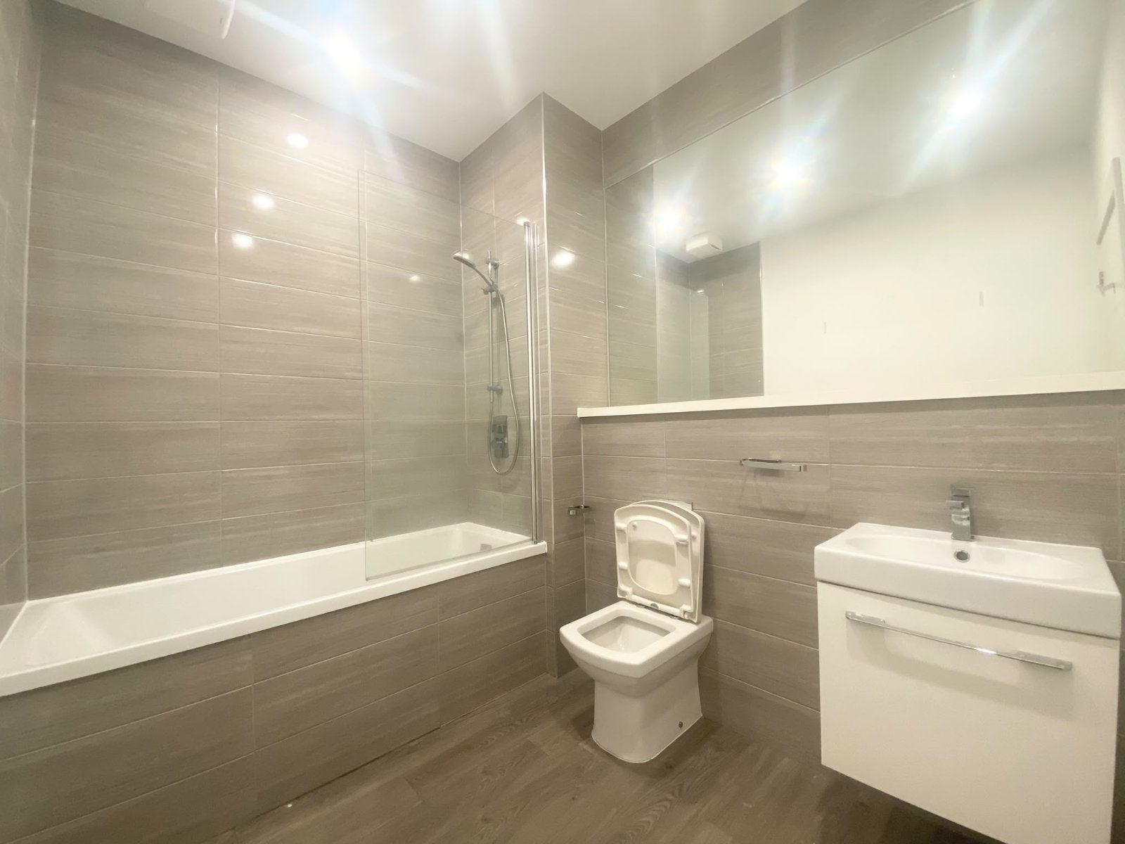 Flat Dawsons Square in Leeds
