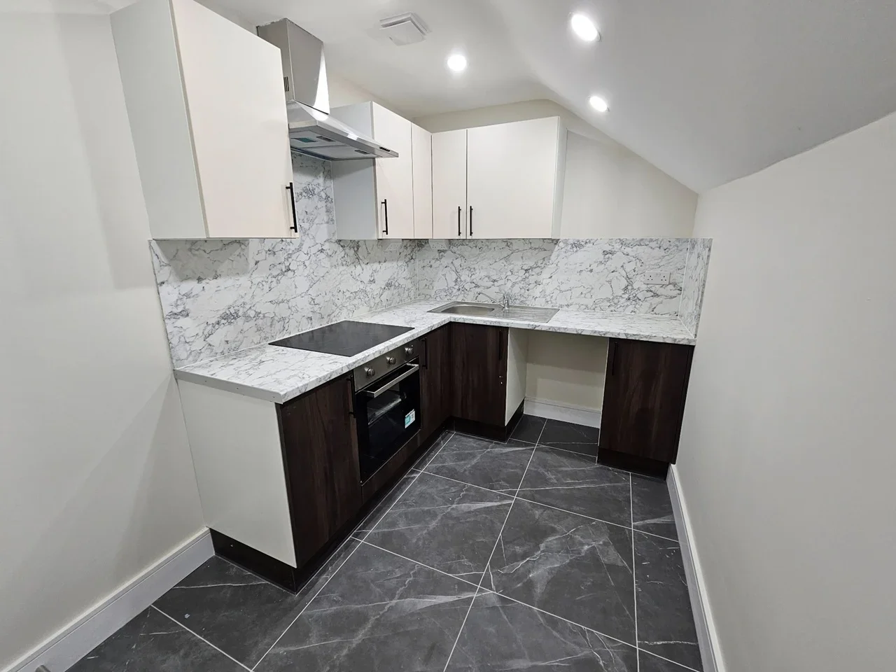 Flat Malden Way in Greater London
