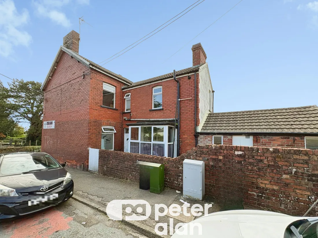 Flat St John's Crescent in Newport