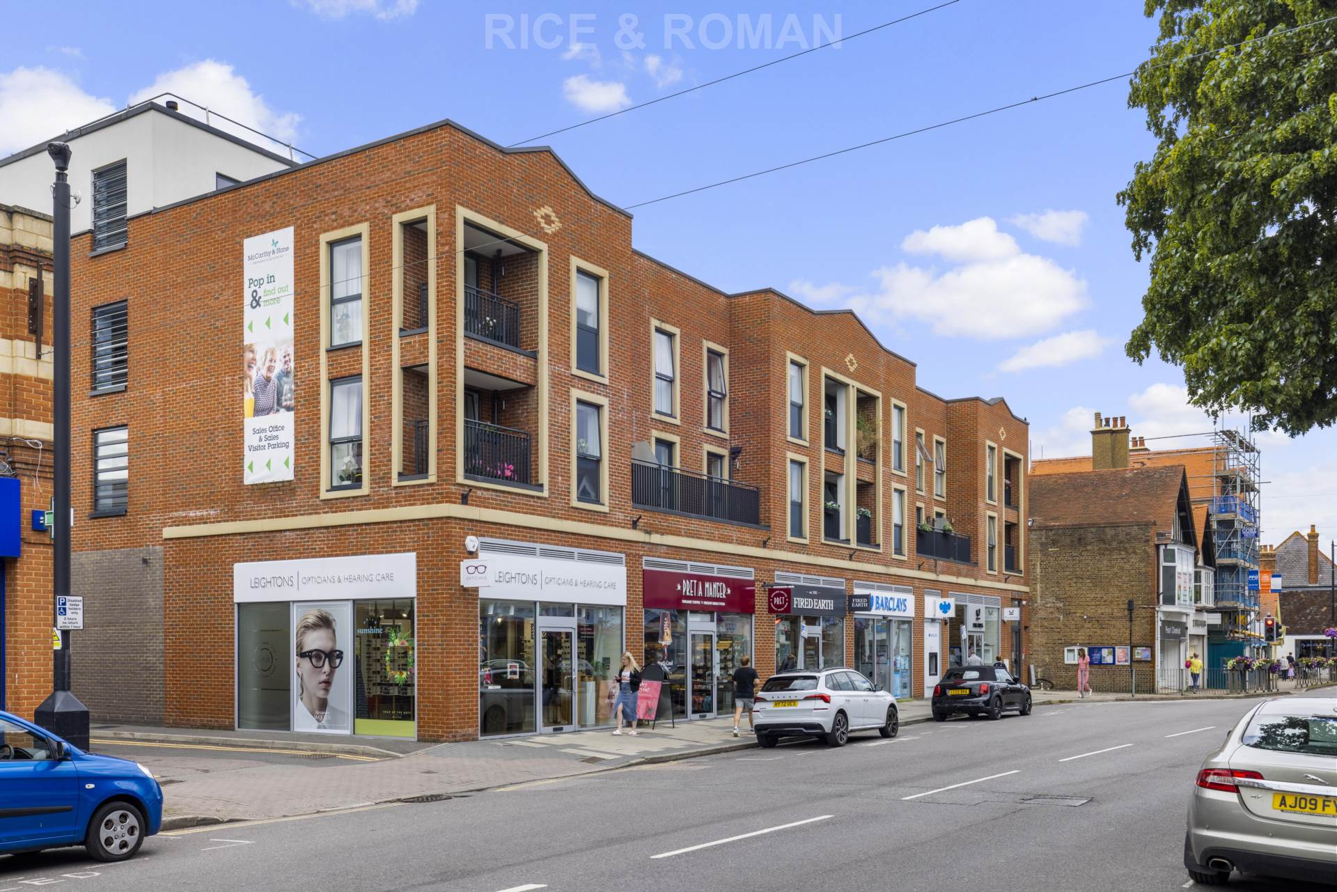 Flat High Street in Elmbridge