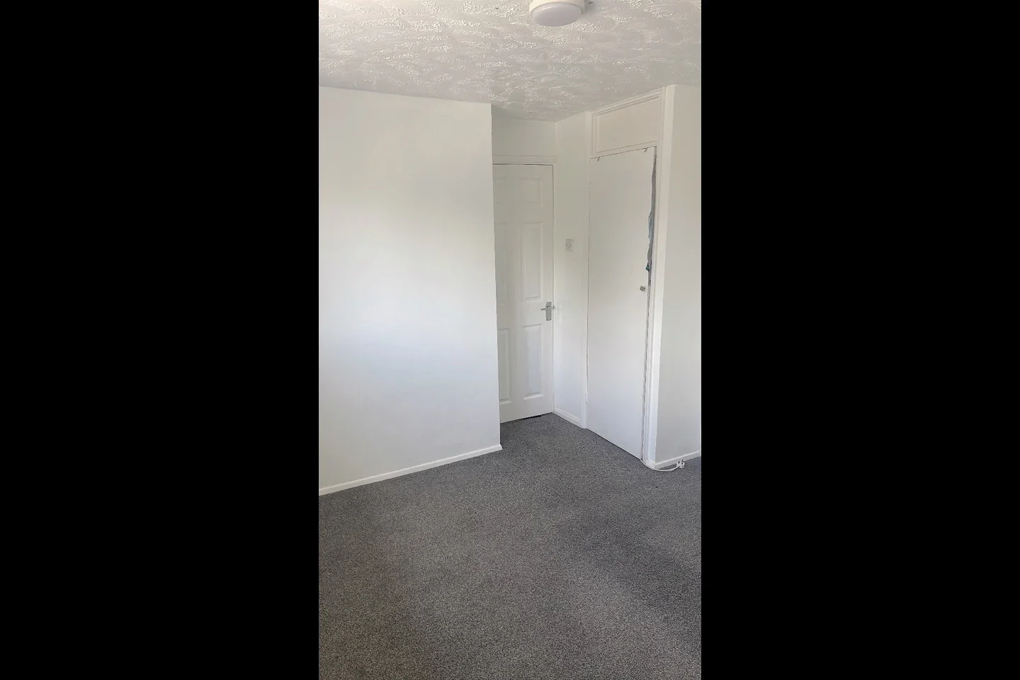 Room Birdsfoot Lane in Luton