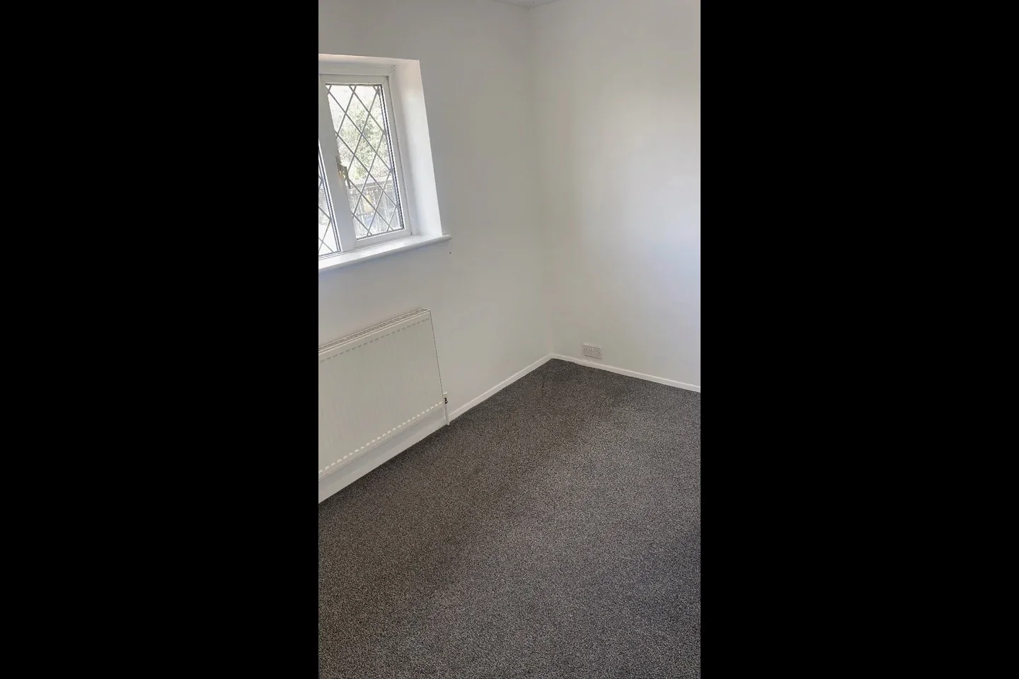 Room Birdsfoot Lane in Luton