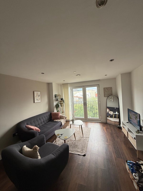 Flat Trinity Way in Salford