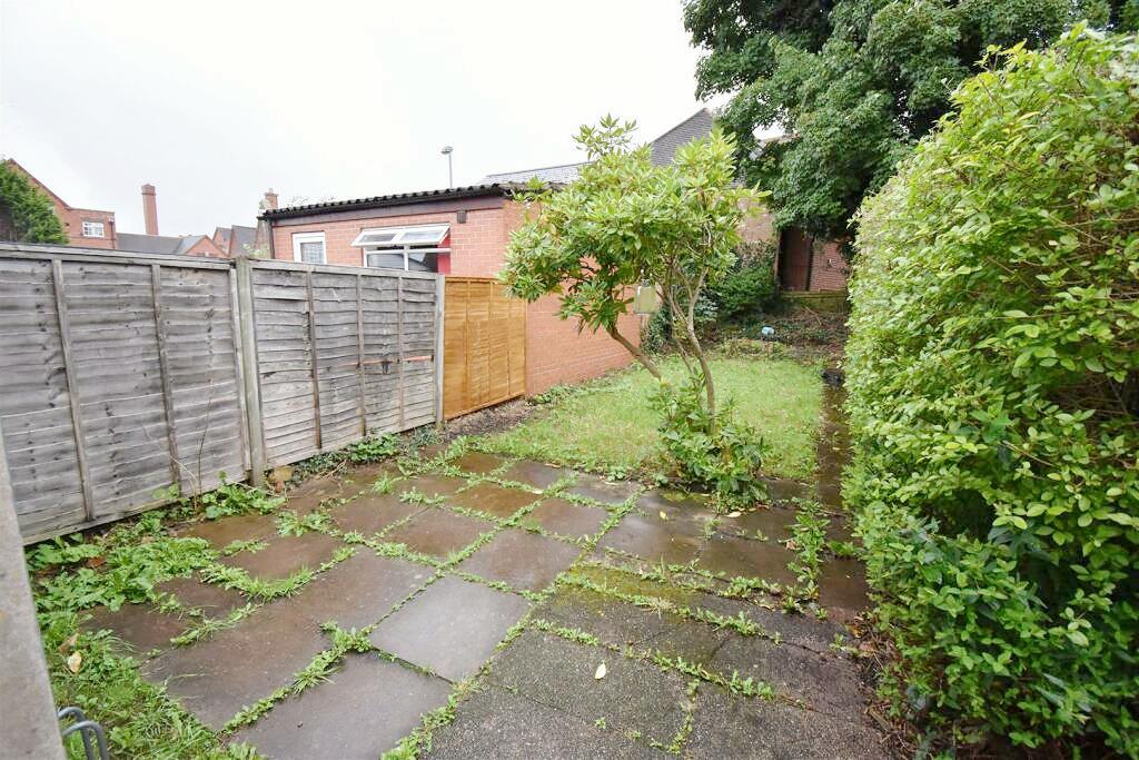 Flat Raddlebarn Road in Birmingham
