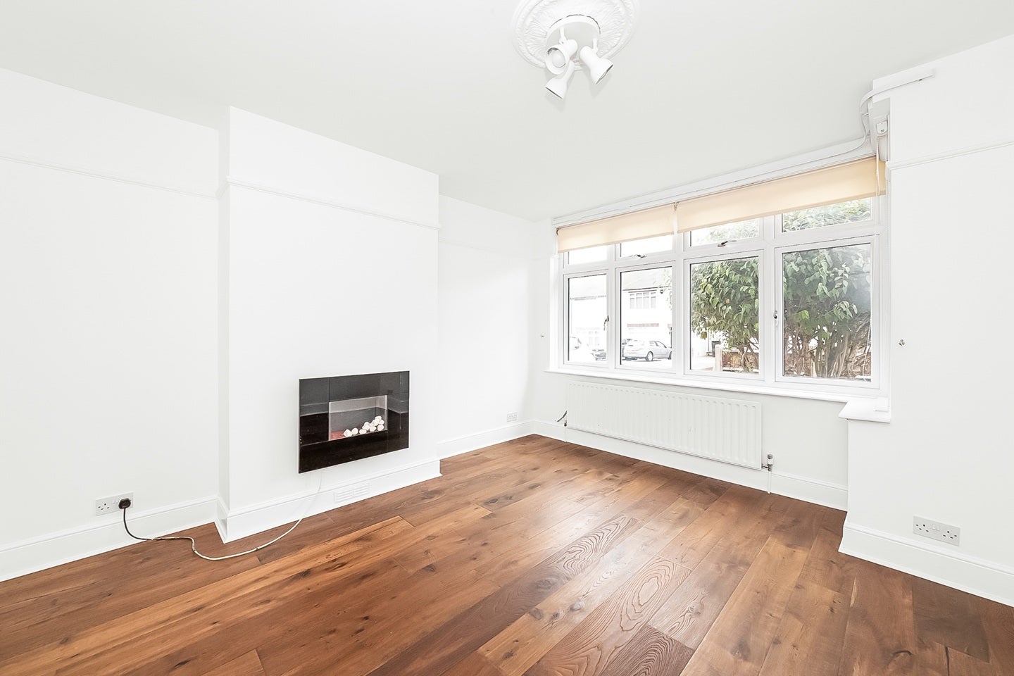 House Cranmore Road in Greater London