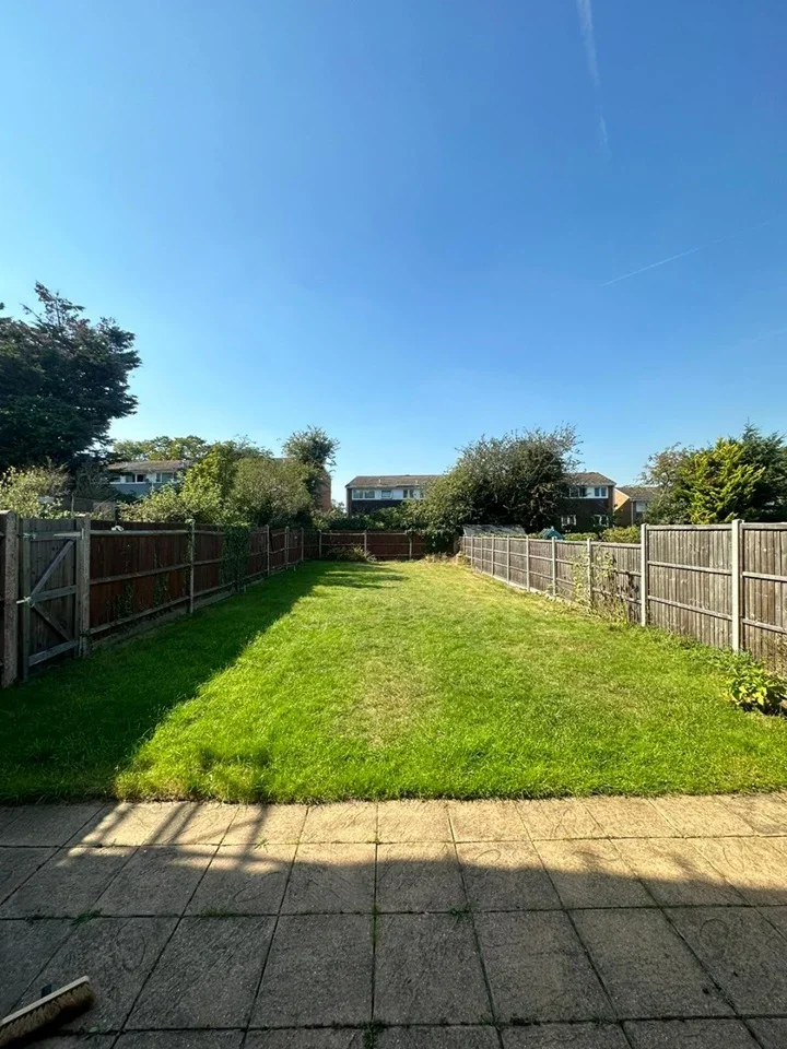 House Cranmore Road in Greater London