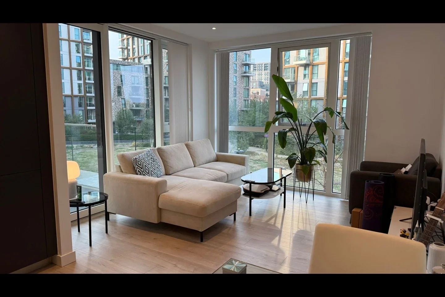 Flat Scrimgoeur Place in Greater London