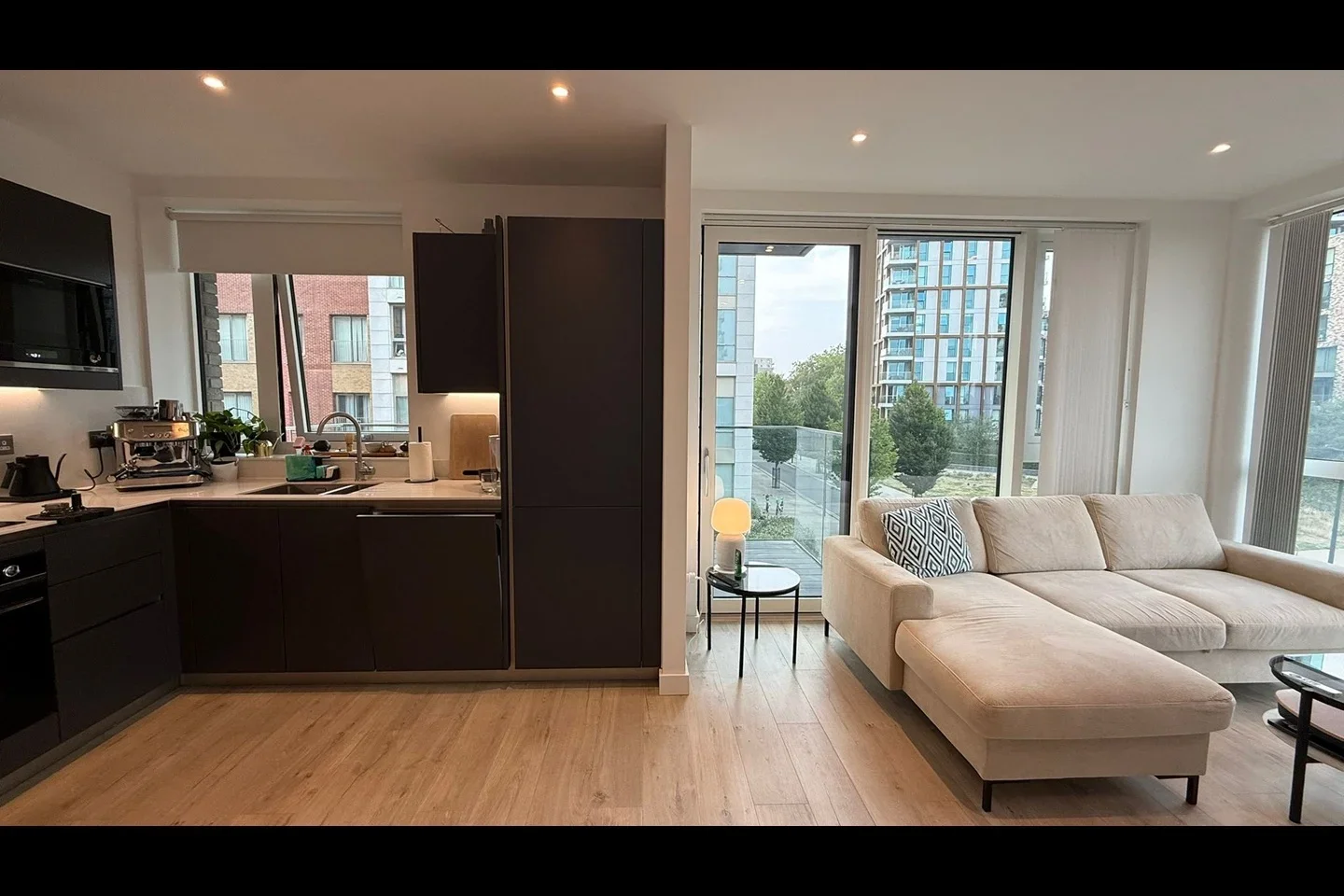 Flat Scrimgoeur Place in Greater London