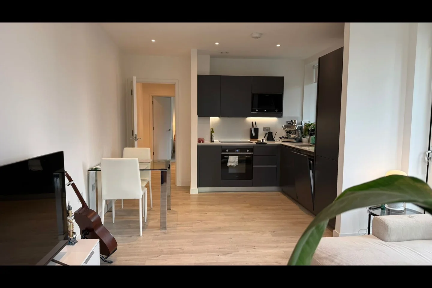 Flat Scrimgoeur Place in Greater London