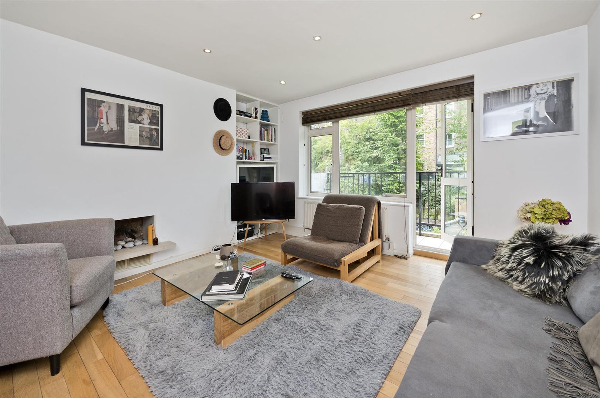 Flat Fellows Road in Greater London