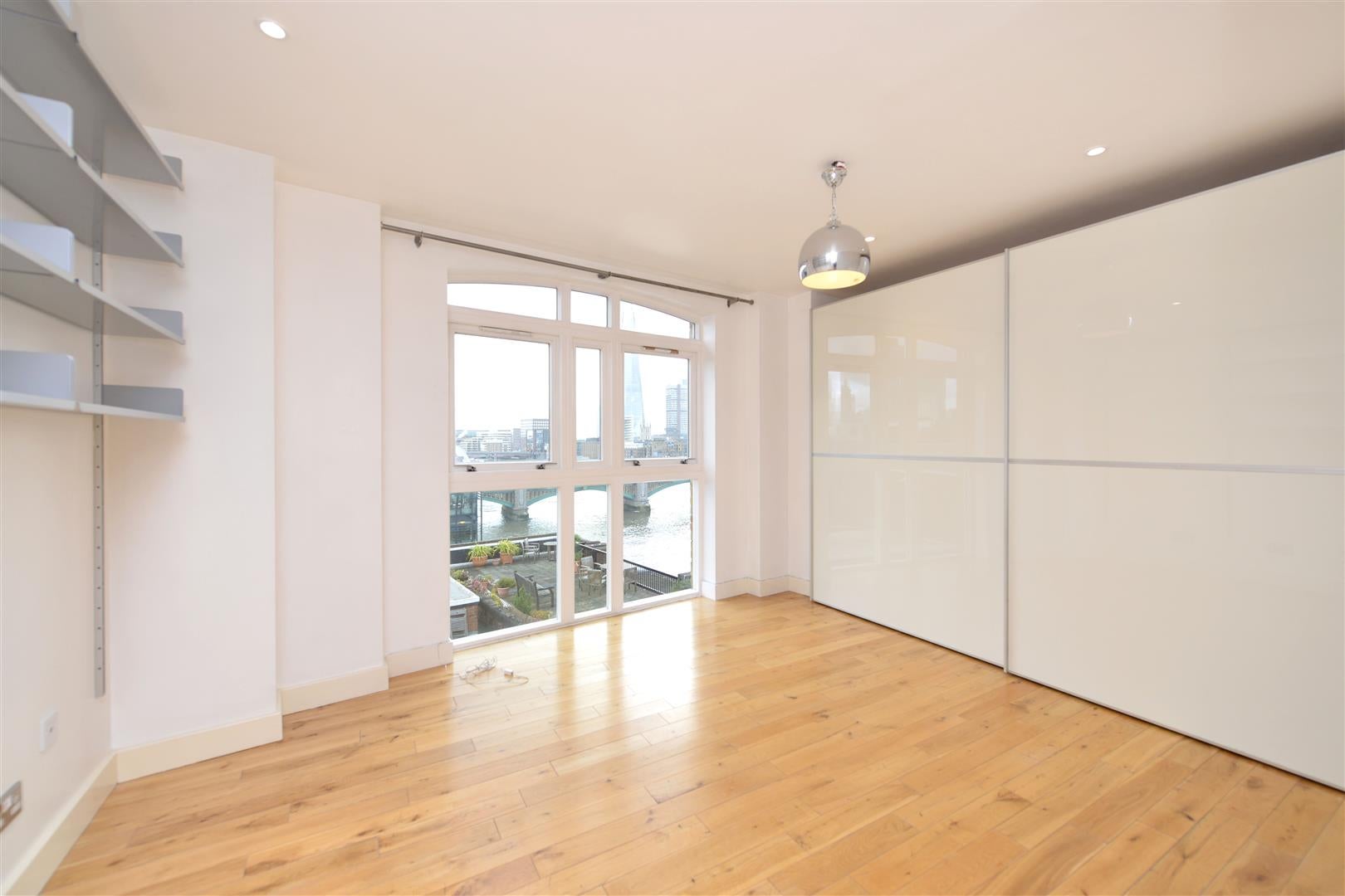 Flat High Timber Street in City of London