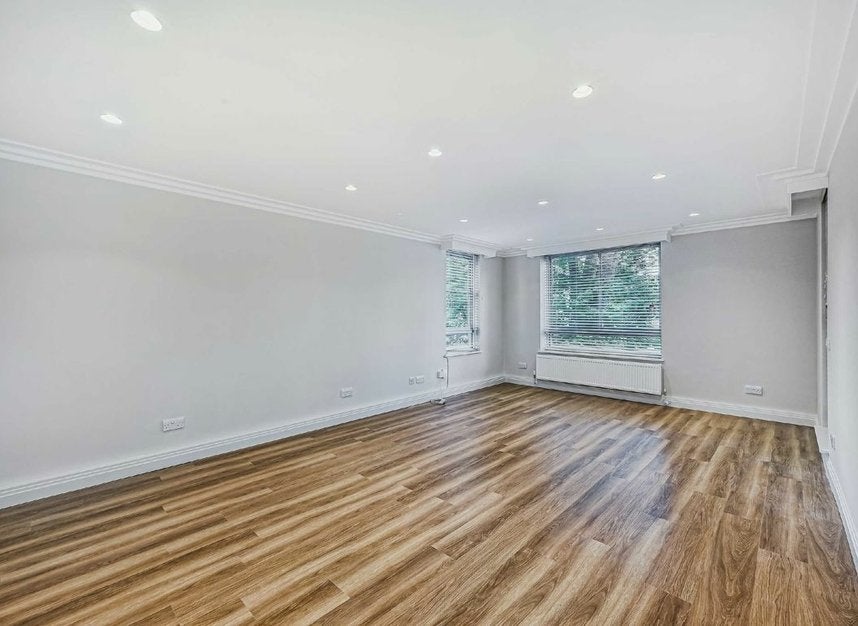 Flat Haverstock Hill in Greater London