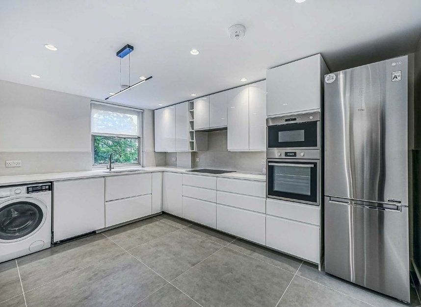 Flat Haverstock Hill in Greater London