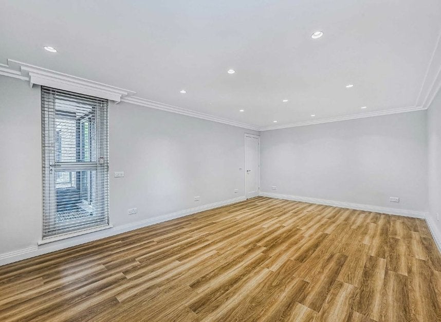 Flat Haverstock Hill in Greater London
