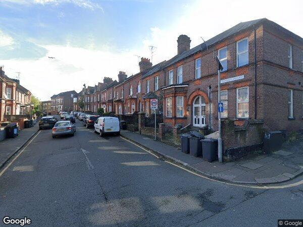 Flat Farley Hill in Luton
