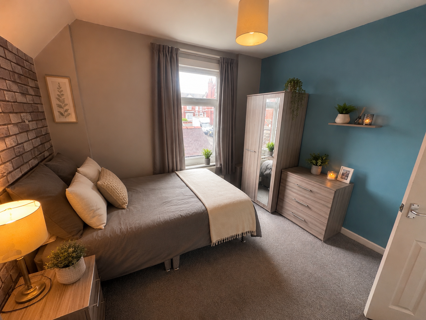 Room Broxholme Lane in Doncaster