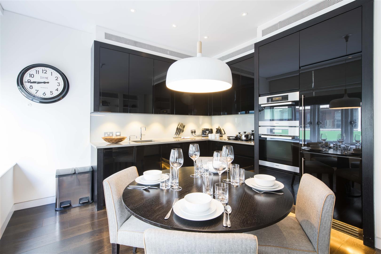 Flat Duke Street in City of Westminster