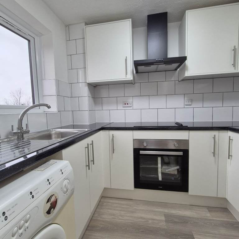Flat Angel Edmonton Road in Greater London
