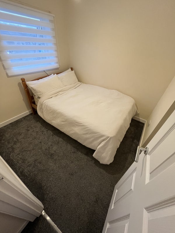 Room Finstock Avenue in Stoke-on-Trent
