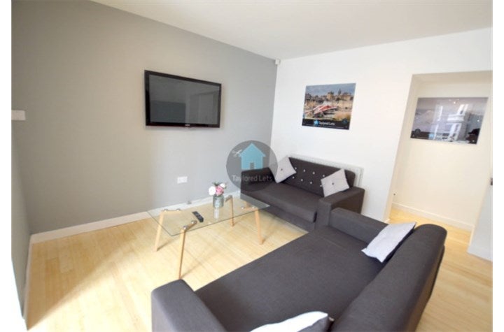 Flat Portland Terrace in Newcastle upon Tyne