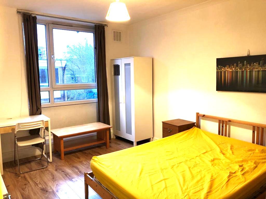 Flat Clarence Gardens in Greater London