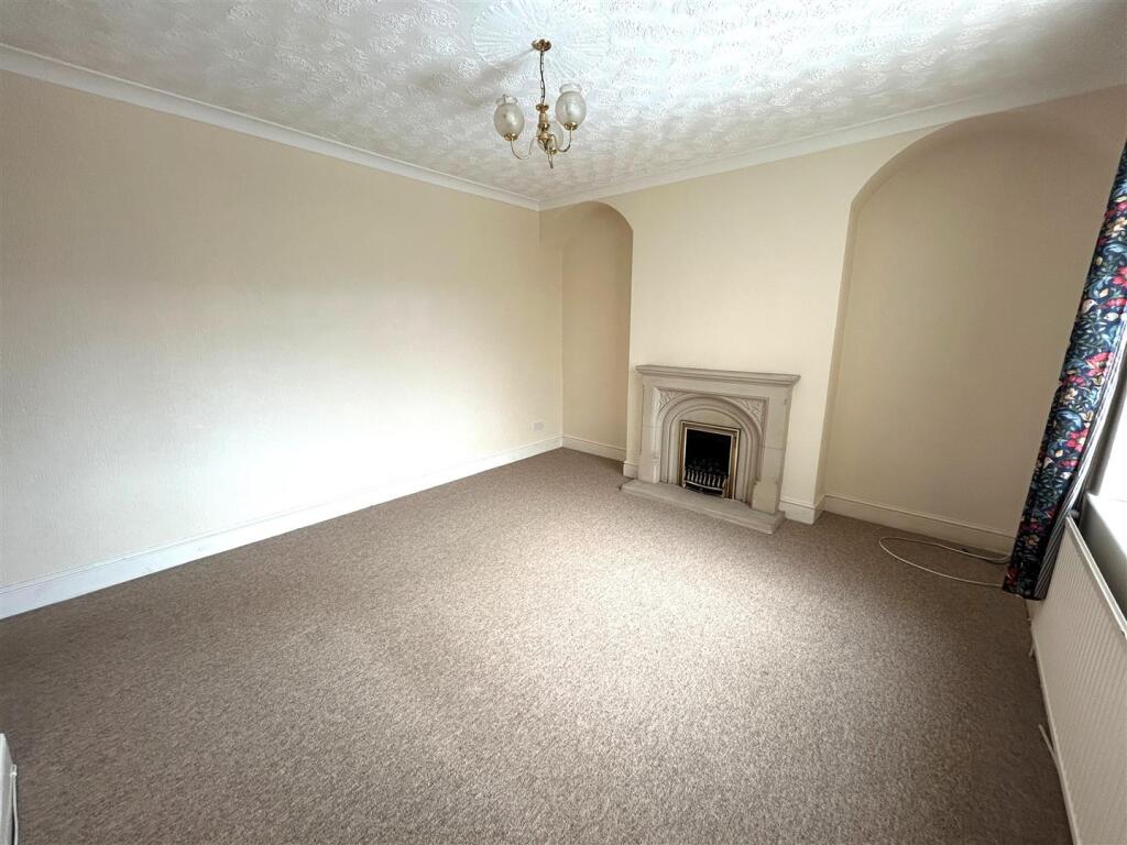 House Golf Road in Pontypool