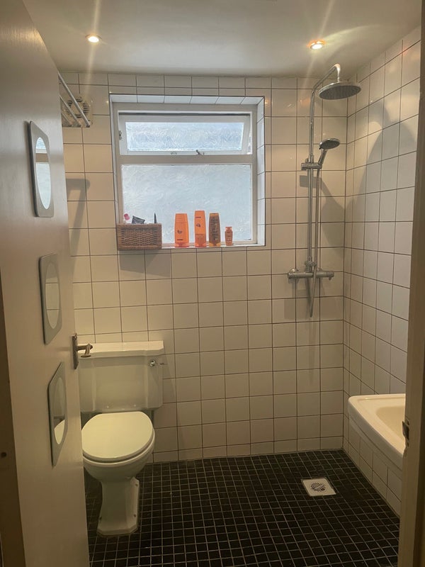 Flat Aden Grove in Greater London