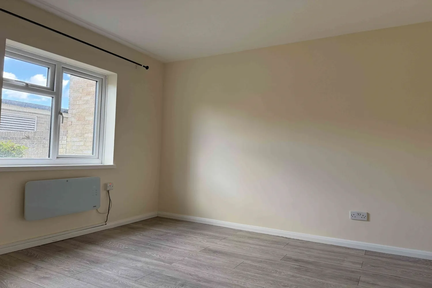 Flat Kingston Road in Mole Valley