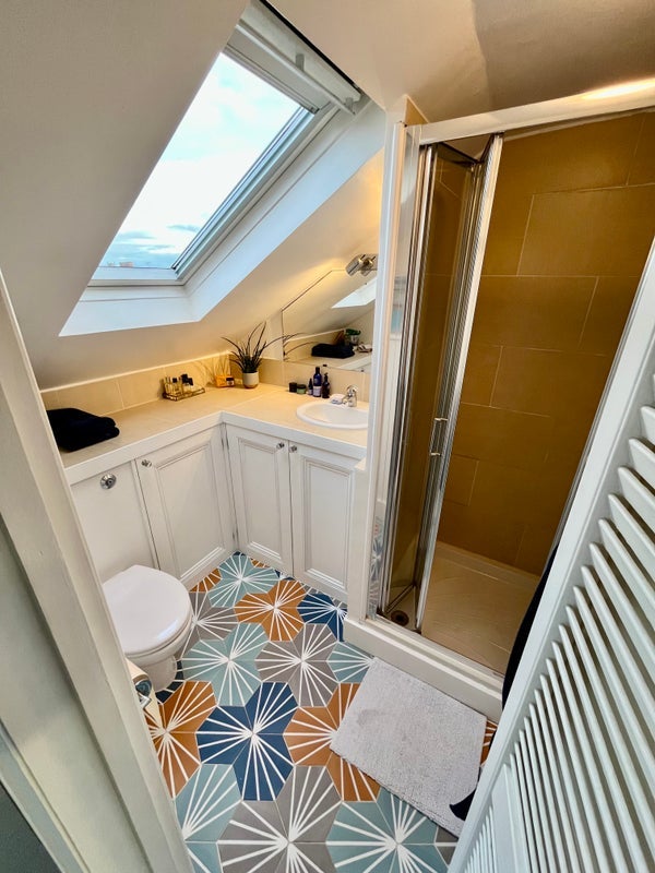 Room Dawes Road in Greater London